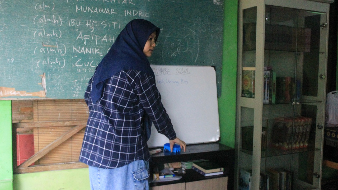 MAN 2 Kota Malang Tunjukkan Kreativitas dan Kepedulian melalui “Mekarin ...